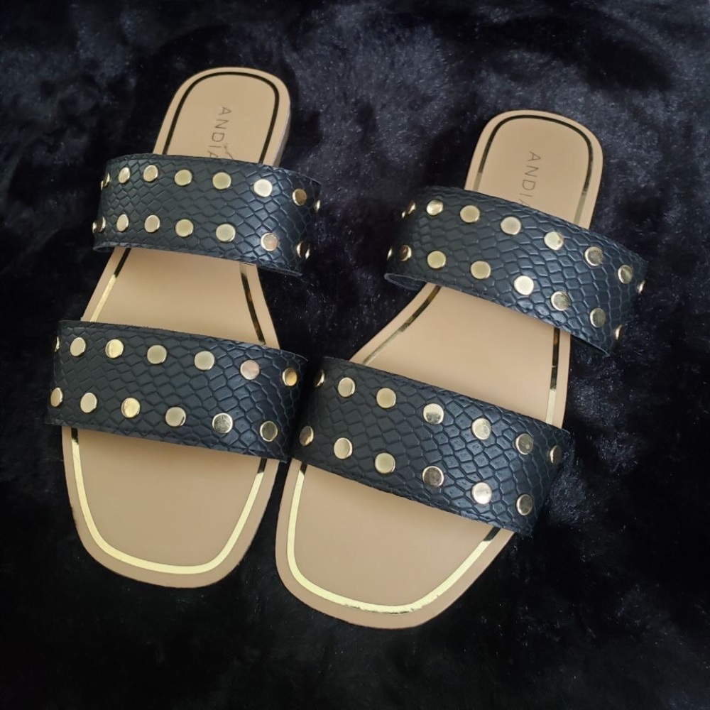 Beautiful women flats